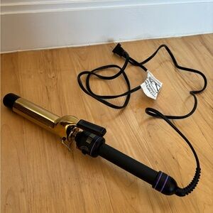 Hot Tools Pro Signature Gold and Black Curling Iron 1.25